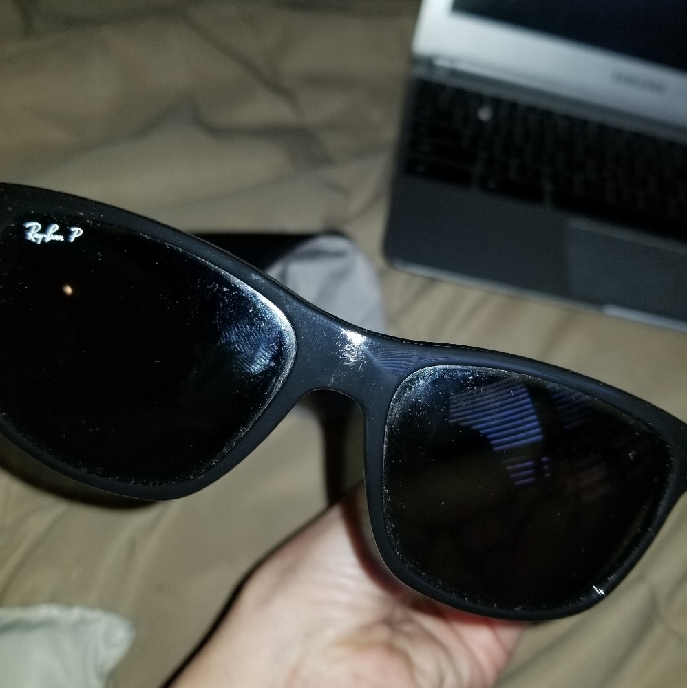RayBans with case - Picture 2 of 7